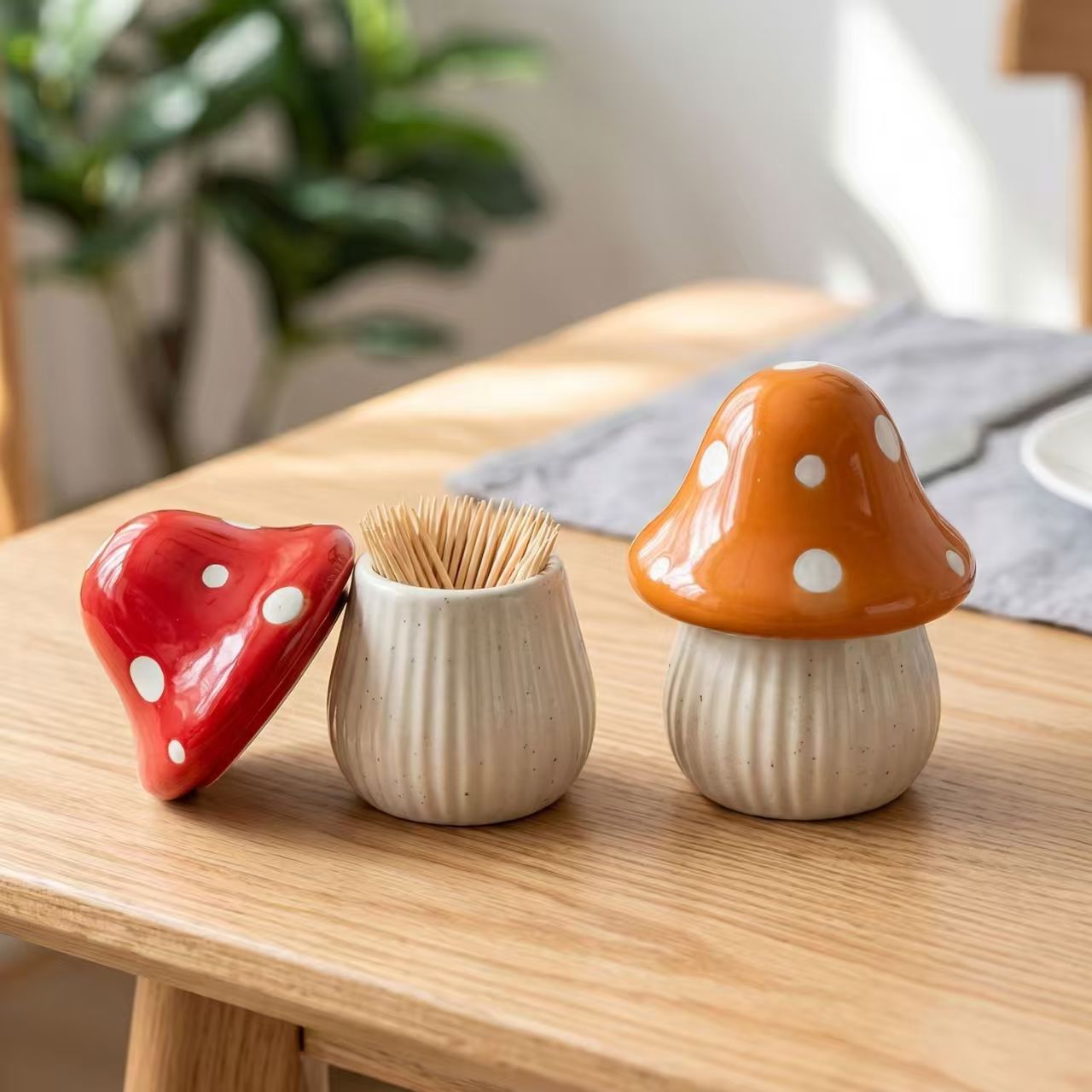 漫画のキノコ型セラミック収納ジャー、家庭用デスクトップつまよ - Kitchen Baking Storage のレビューと価格